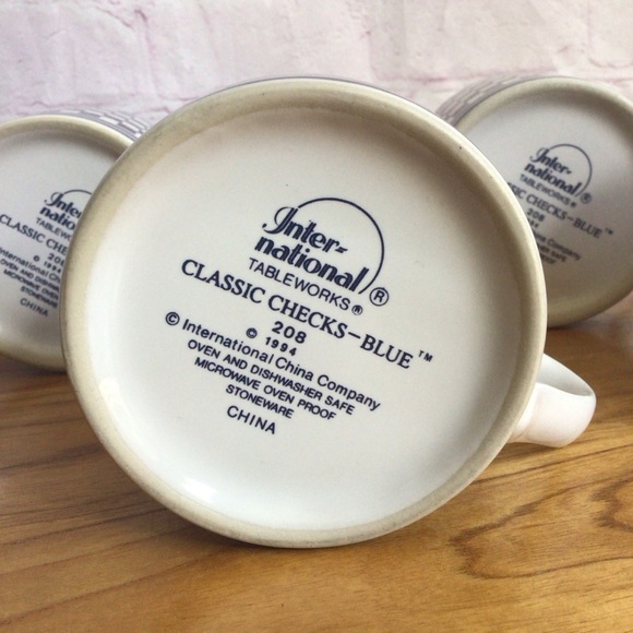 International Tableworks Classic Checks Stoneware Mugs - Set of 4 - Picture 7 of 7